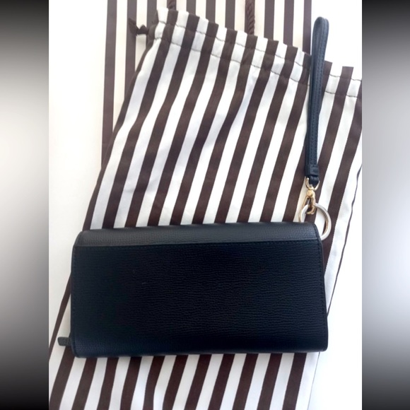 Henri Bendel Uptown Out and
About Wallet - Picture 2 of 5